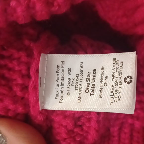 NWT Pink Interchangeable Faux Fur Pom Pom Knit Beanie - Picture 9 of 9